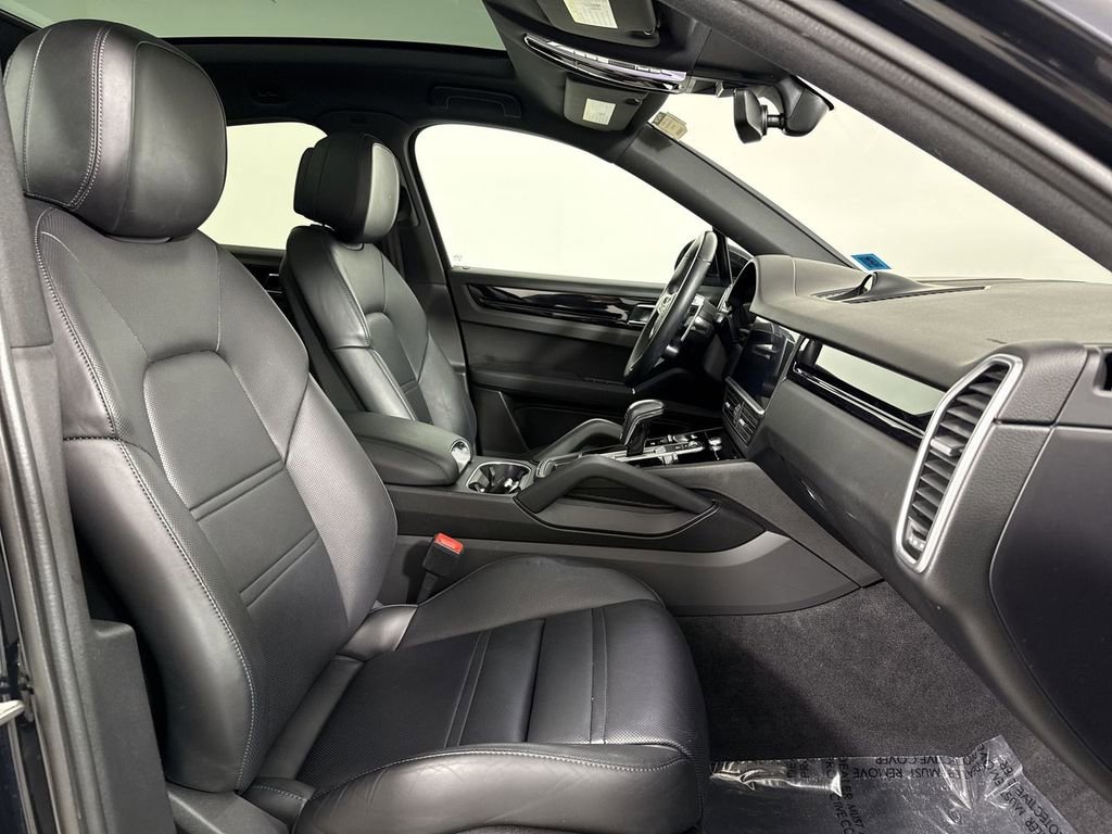 Certified 2021 Porsche Cayenne Coupe image 23