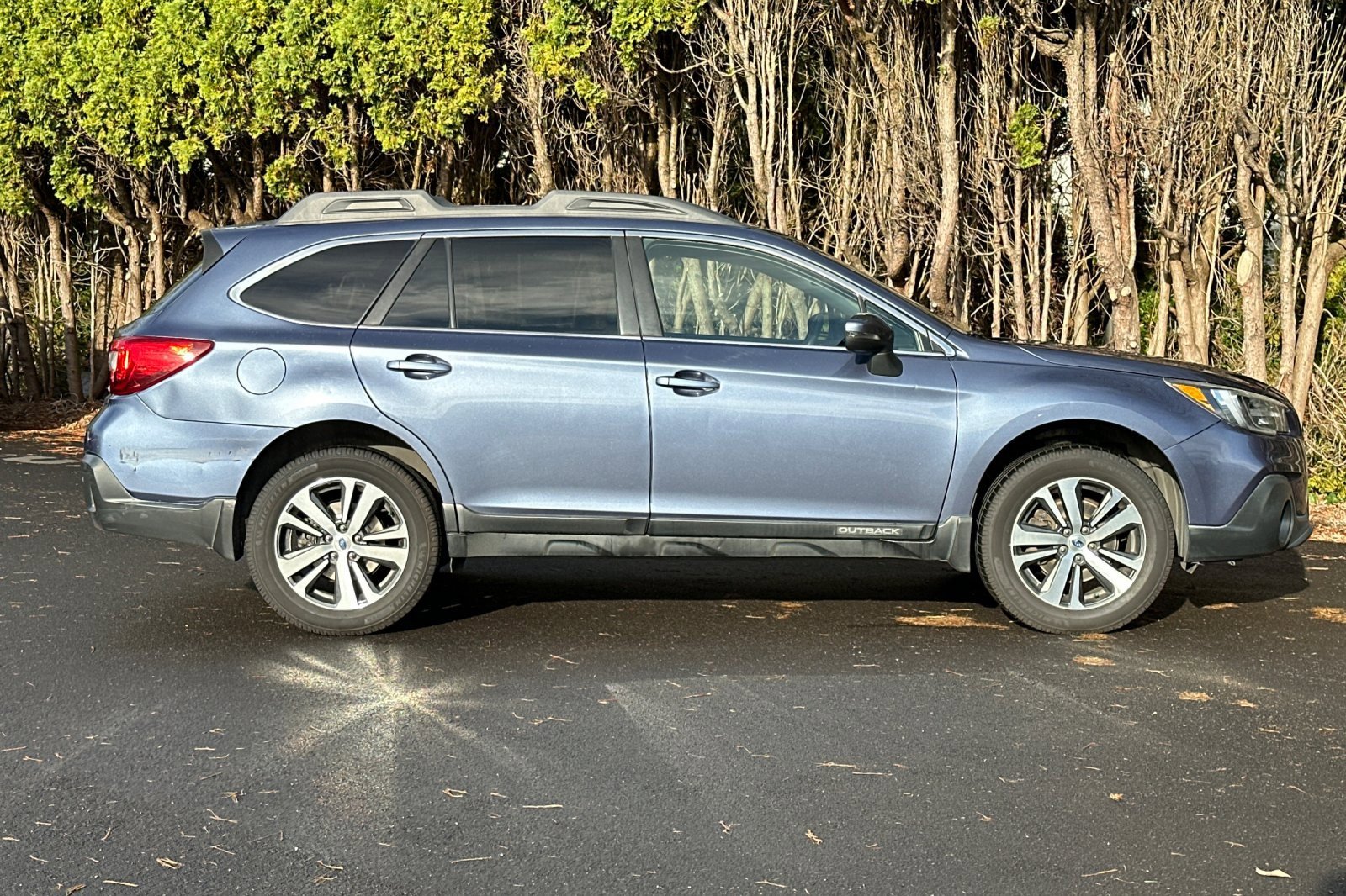 Used 2018 Subaru Outback 2.5i Limited image 3