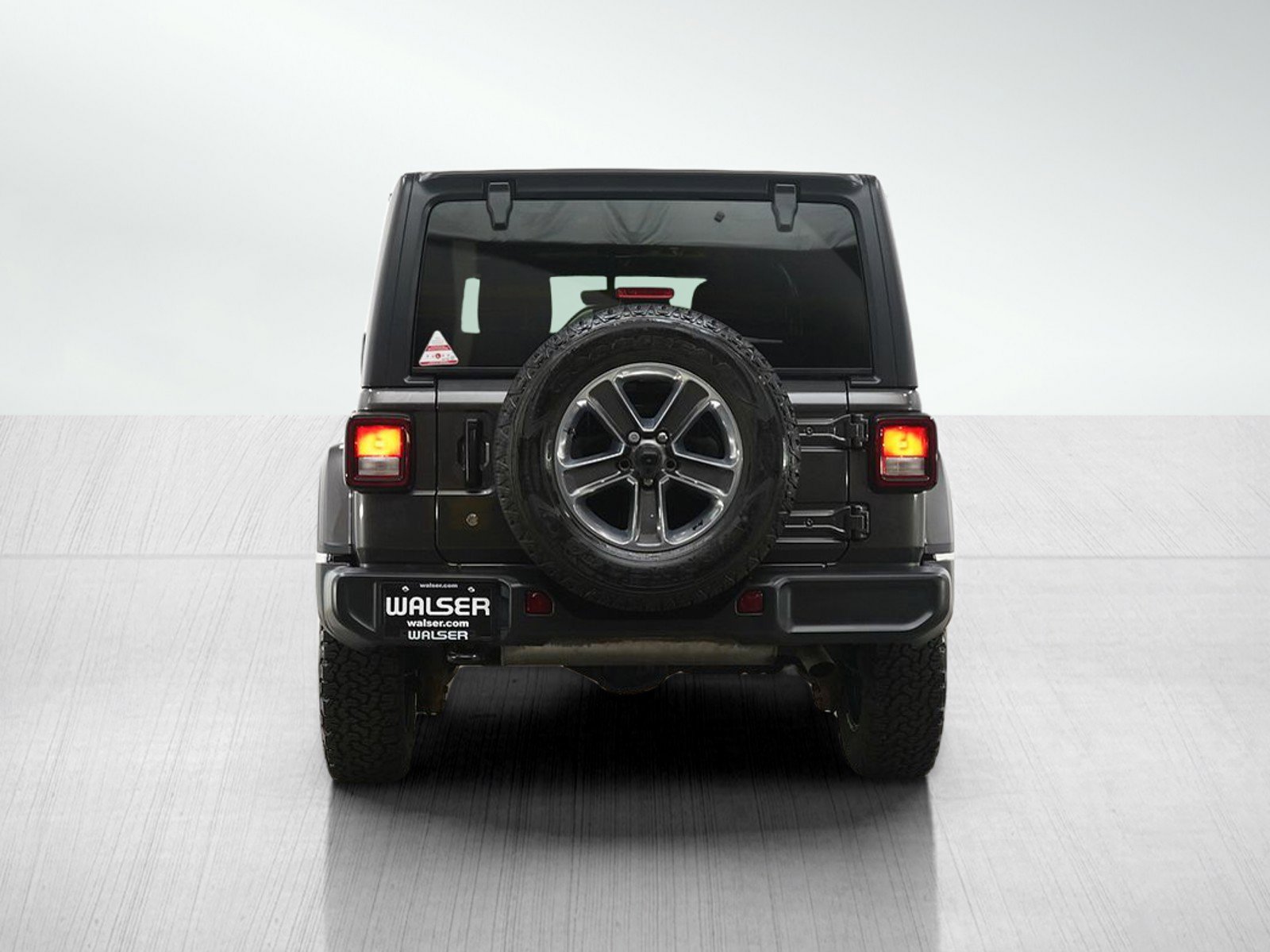 Used 2019 Jeep Wrangler Unlimited Sahara w/ Uconnect 4C Nav & Sound Group AWD/4WD image 4