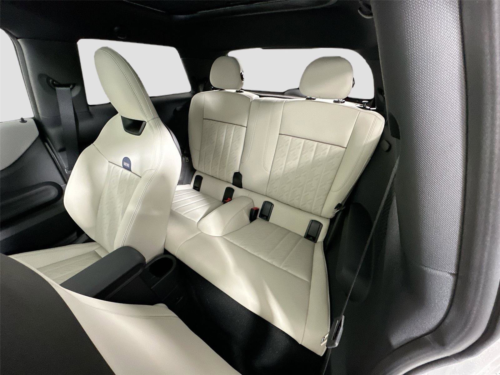 New 2026 MINI Cooper 2-Door Hardtop FWD image 24