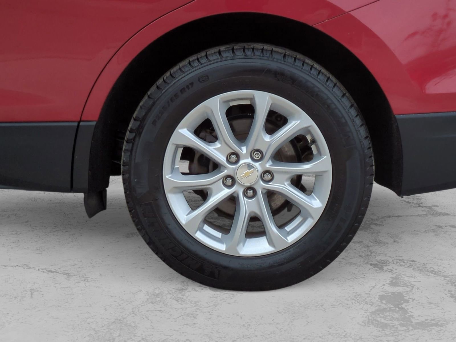 Used 2019 Chevrolet Equinox LT w/ Driver Convenience Package image 17