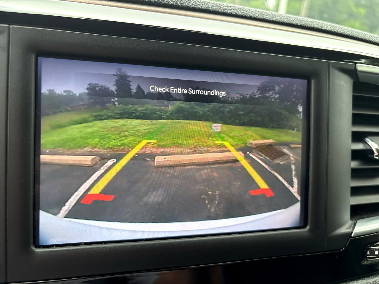 Used 2023 Chrysler Voyager LX image 22