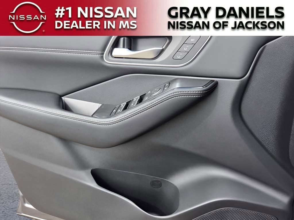 New 2026 Nissan Rogue Platinum w/ Platinum Premium Package image 16