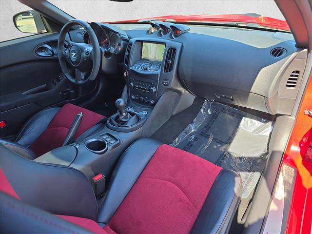 Used 2016 Nissan 370Z NISMO RWD image 9