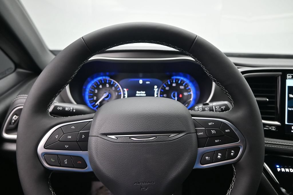 New 2027 Chrysler Pacifica Select FWD image 10