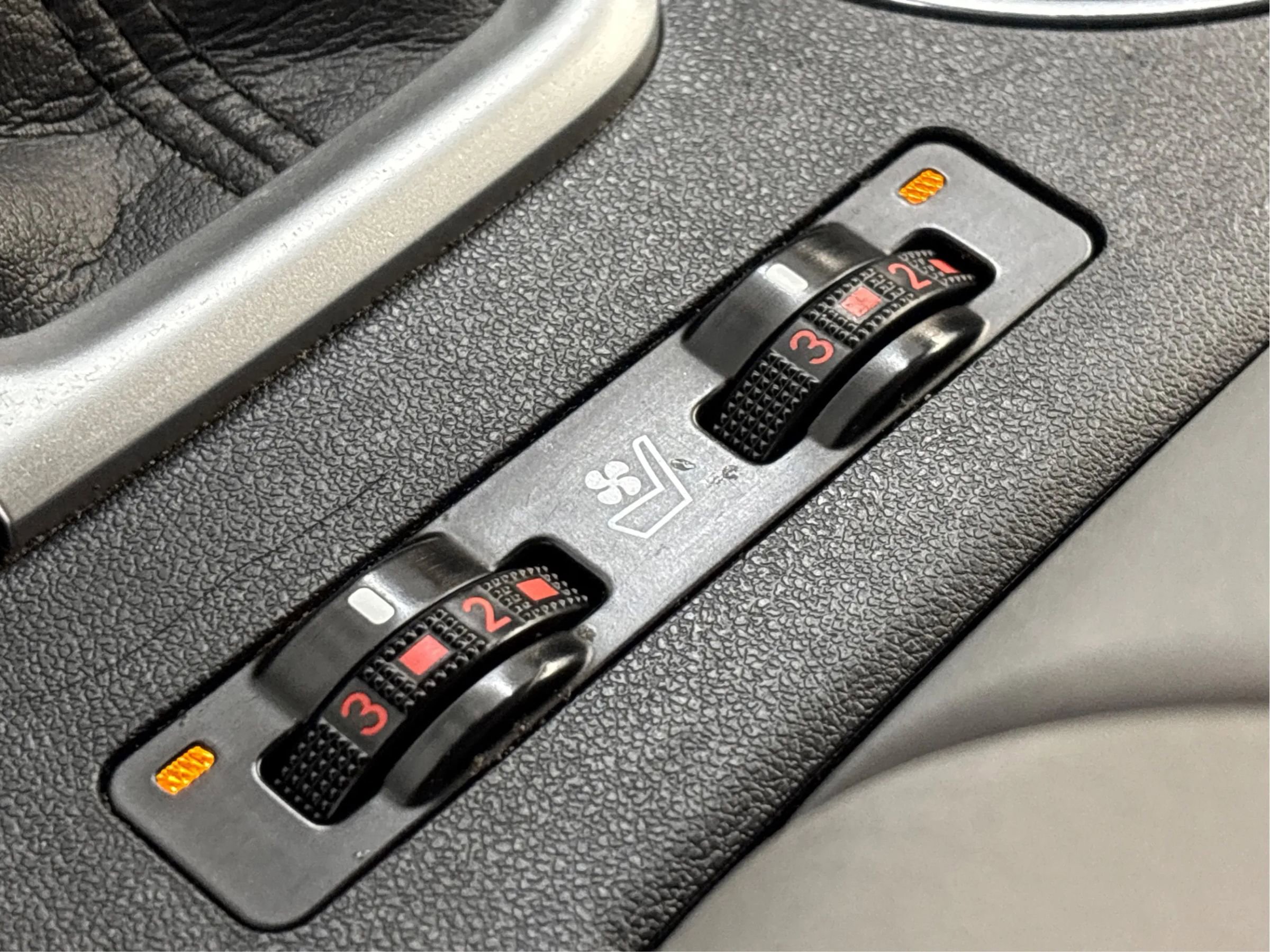 Used 2016 Toyota Highlander Limited image 46