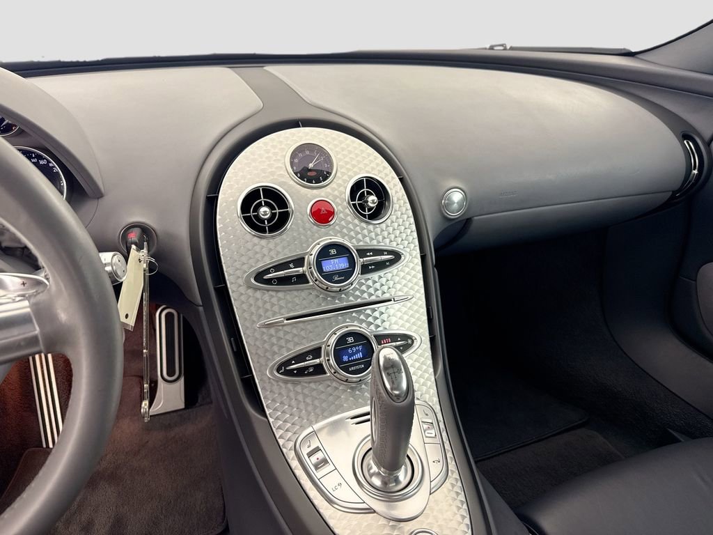 Used 2011 Bugatti Veyron AWD/4WD image 22