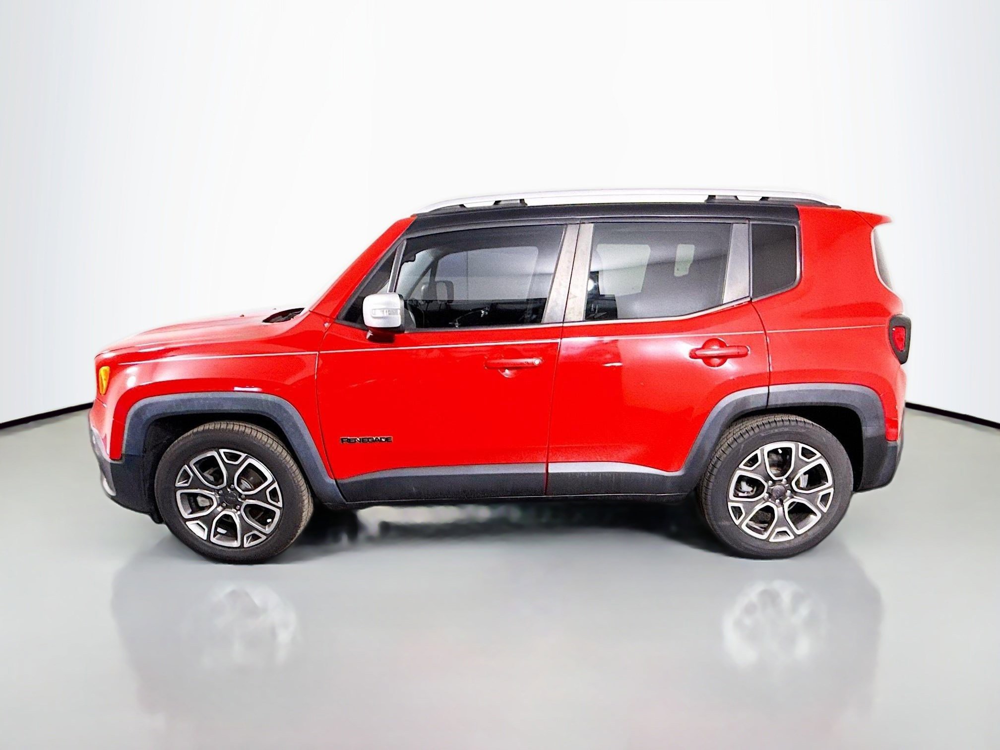 Used 2016 Jeep Renegade Limited image 6