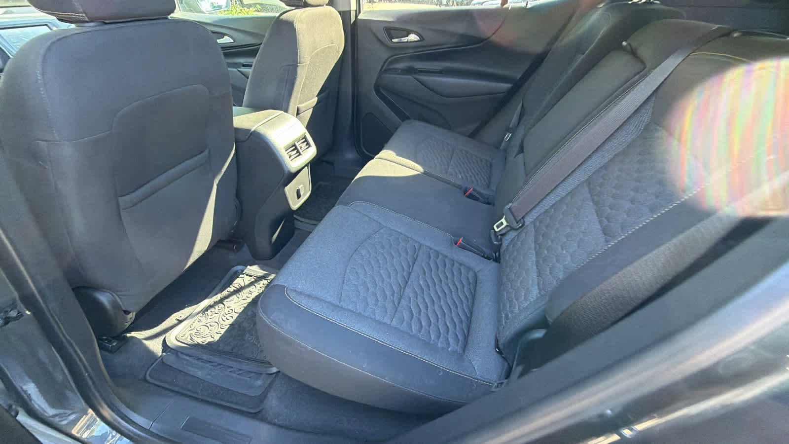 Used 2018 Chevrolet Equinox LT w/ LPO, Hit The Road Package FWD image 17