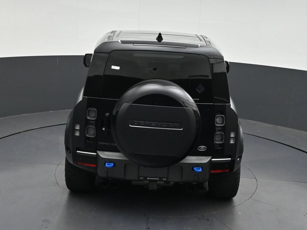 Used 2023 Land Rover Defender 90 V8 AWD/4WD image 17