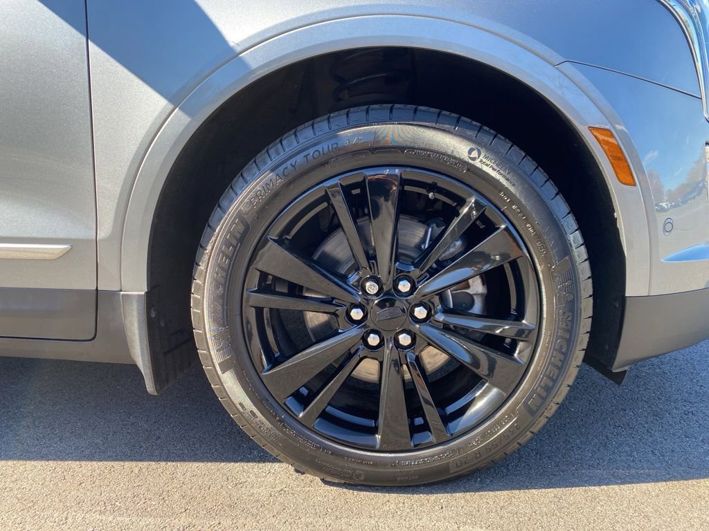 Used 2023 Cadillac XT5 Premium Luxury w/ Technology Package AWD/4WD image 9