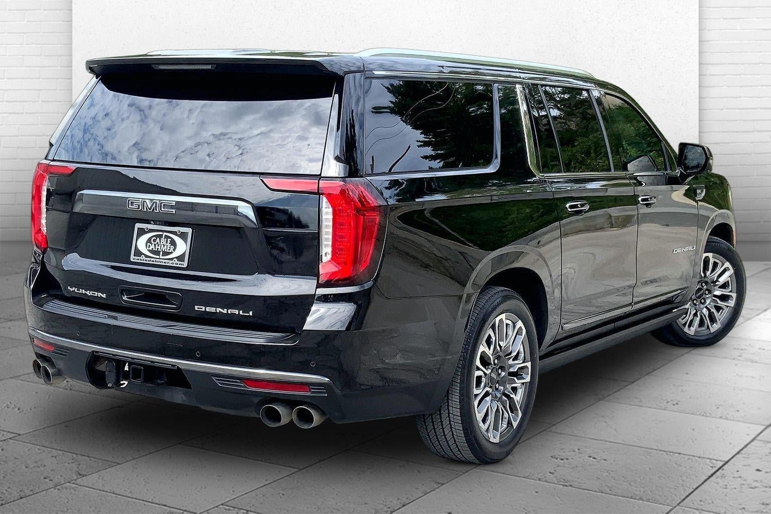 Used 2024 GMC Yukon XL Denali Ultimate AWD/4WD image 14