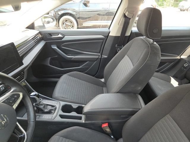 Used 2025 Volkswagen Jetta S FWD image 8