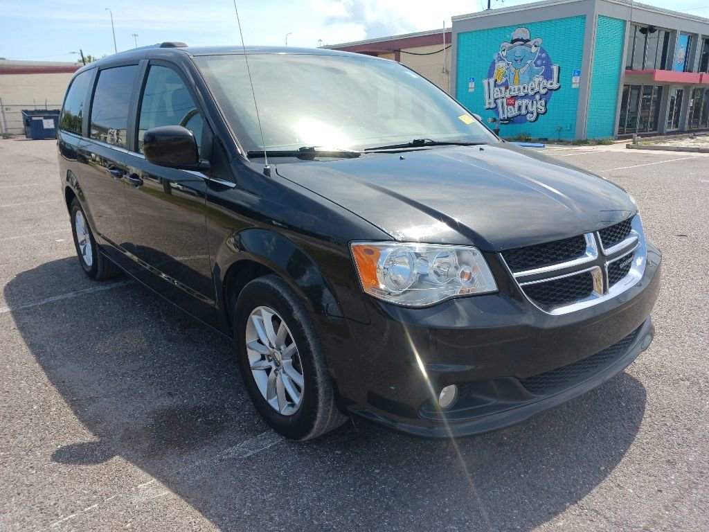 Used 2019 Dodge Grand Caravan SXT FWD image 3