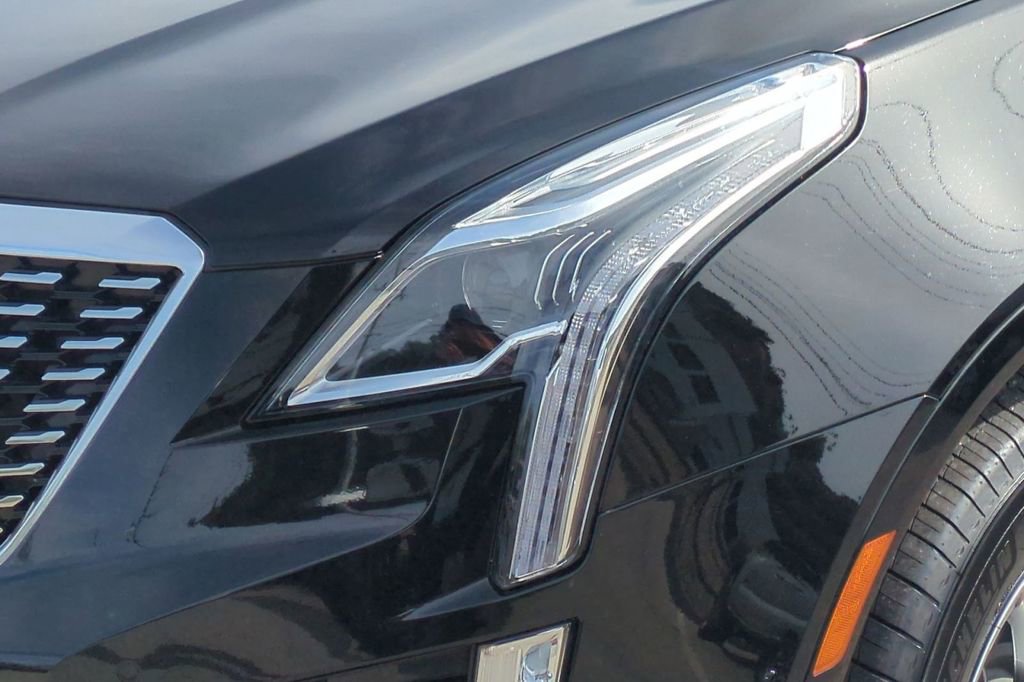 Certified 2023 Cadillac XT5 Premium Luxury FWD image 23