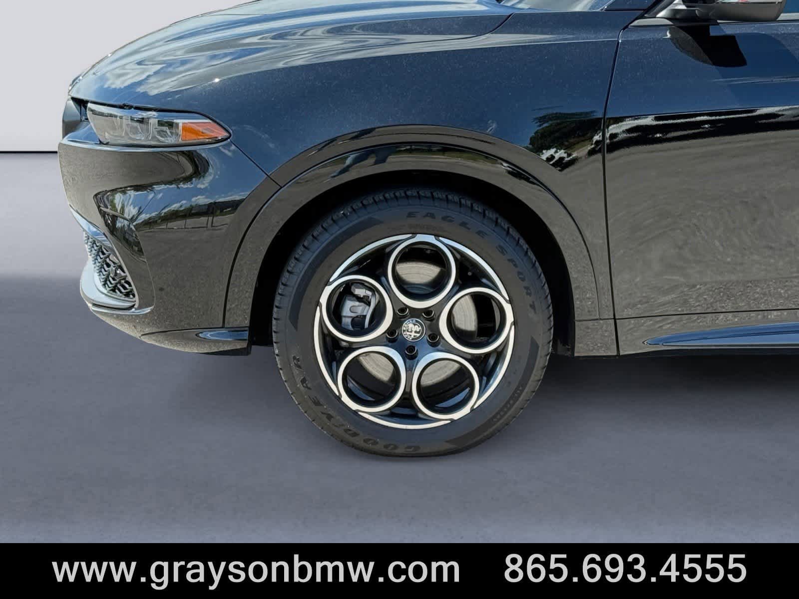 Used 2025 Alfa Romeo Tonale AWD/4WD image 9