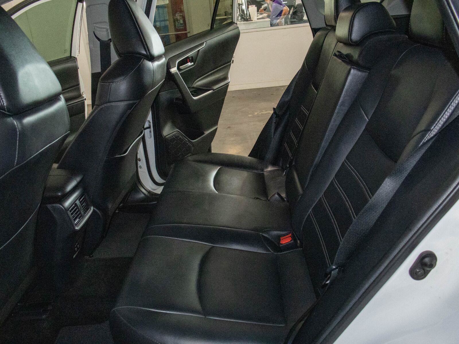 Used 2019 Toyota RAV4 XLE Premium FWD image 14