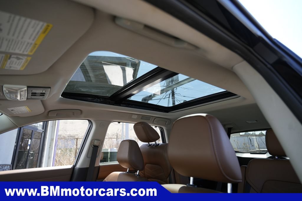 Used 2022 Nissan Pathfinder Platinum w/ Cargo Package AWD/4WD image 16