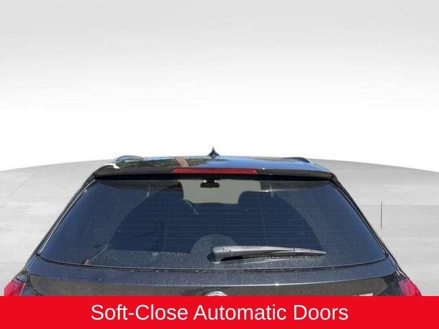 Used 2018 BMW X5 xDrive50i w/ M Sport Package image 12