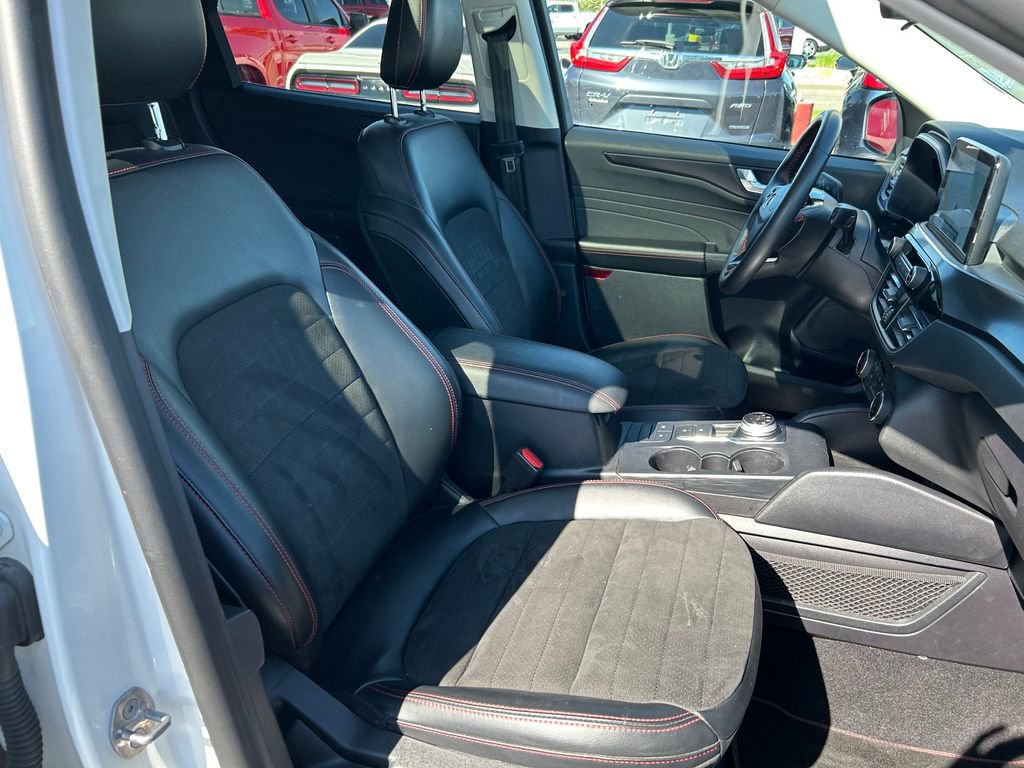 Used 2022 Ford Escape SEL w/ SEL Stealth AWD Package image 27