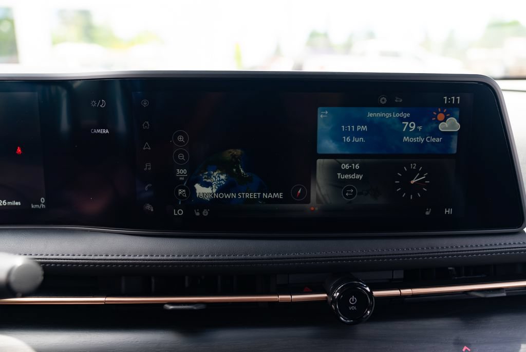 Used 2025 Nissan Ariya AWD image 15