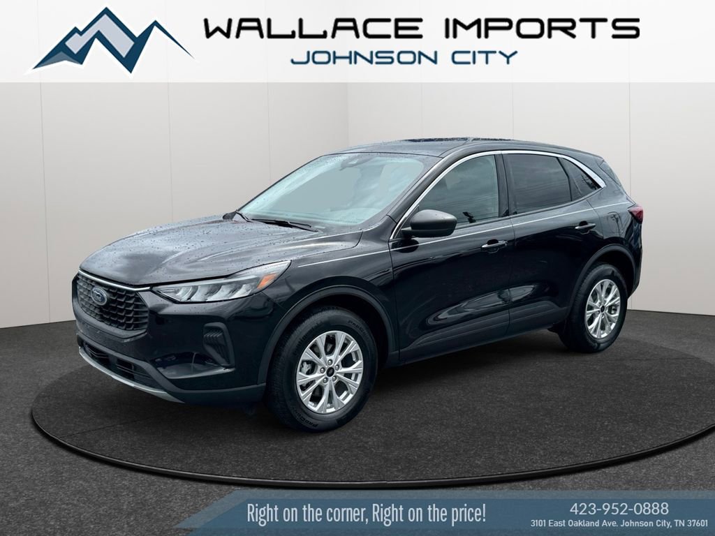 Used 2024 Ford Escape Active AWD/4WD image 2