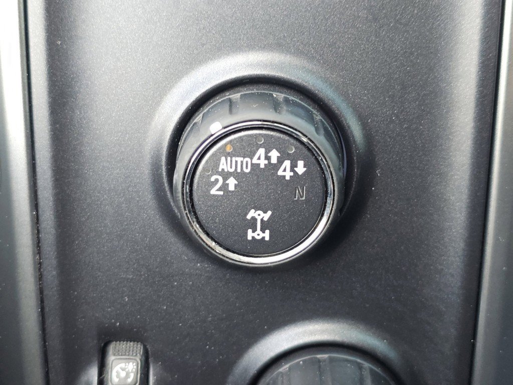 Used 2017 Chevrolet Silverado 1500 LTZ AWD/4WD image 12