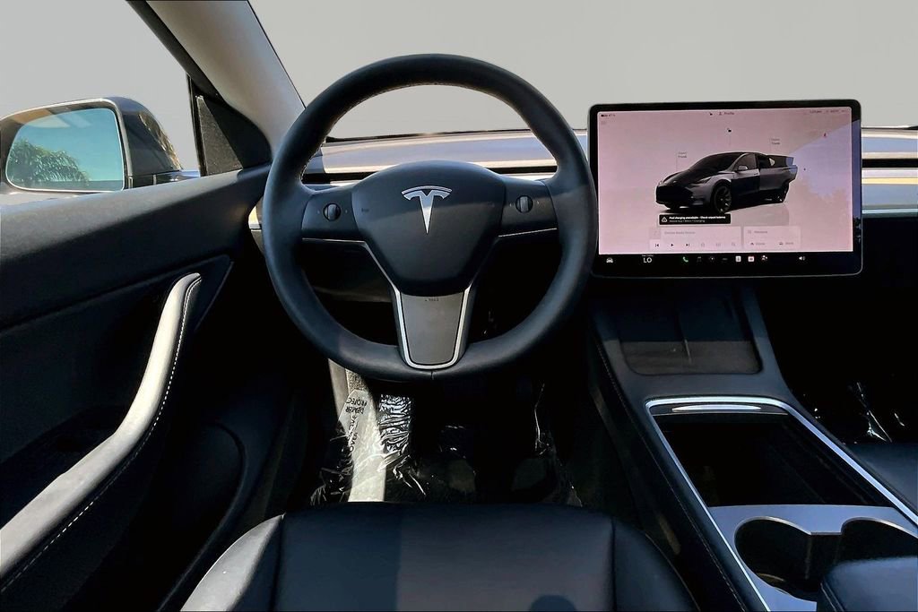 Used 2022 Tesla Model Y Long Range image 8