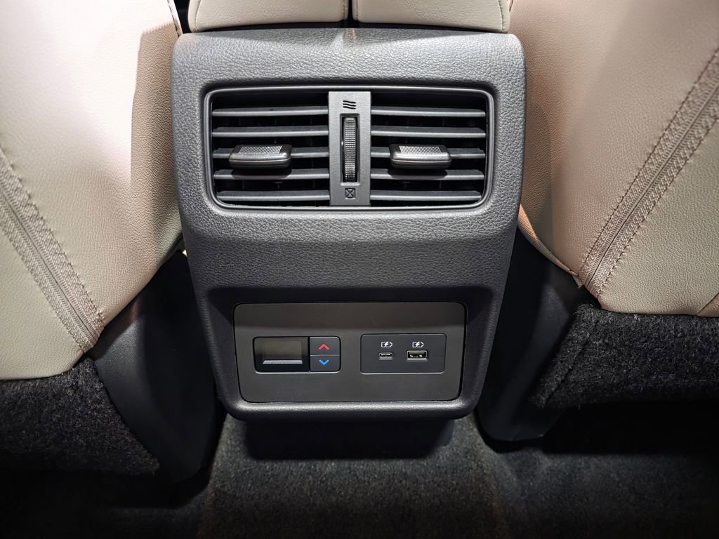 Used 2023 Nissan Rogue SL w/ SL Premium Package image 20