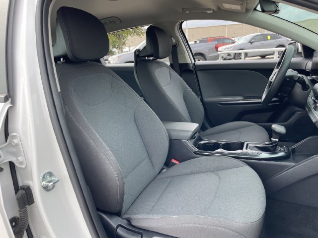 Used 2025 Kia K4 FWD image 25