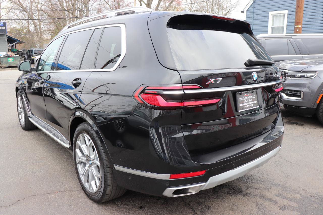 Used 2025 BMW X7 xDrive40i AWD/4WD image 3