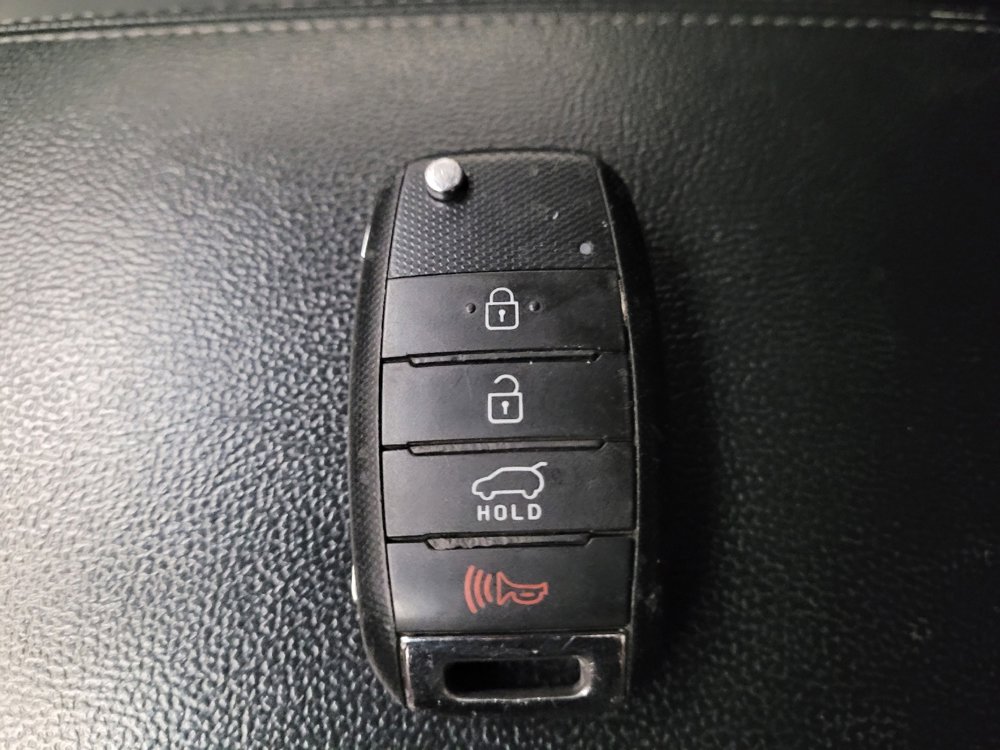 Used 2020 Kia Sorento LX FWD image 32