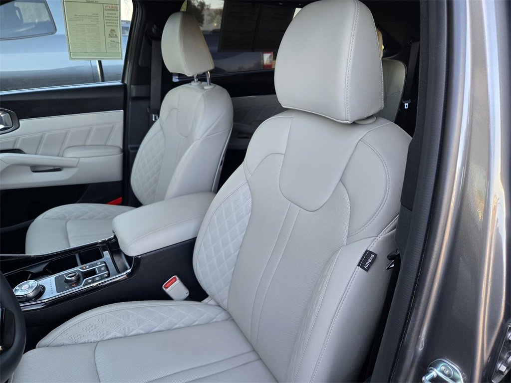 Used 2025 Kia Sorento SX Prestige image 15