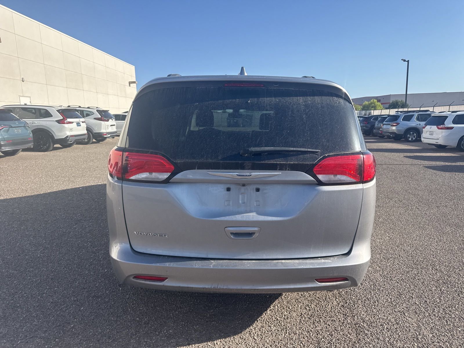 Used 2020 Chrysler Voyager Lxi FWD image 4