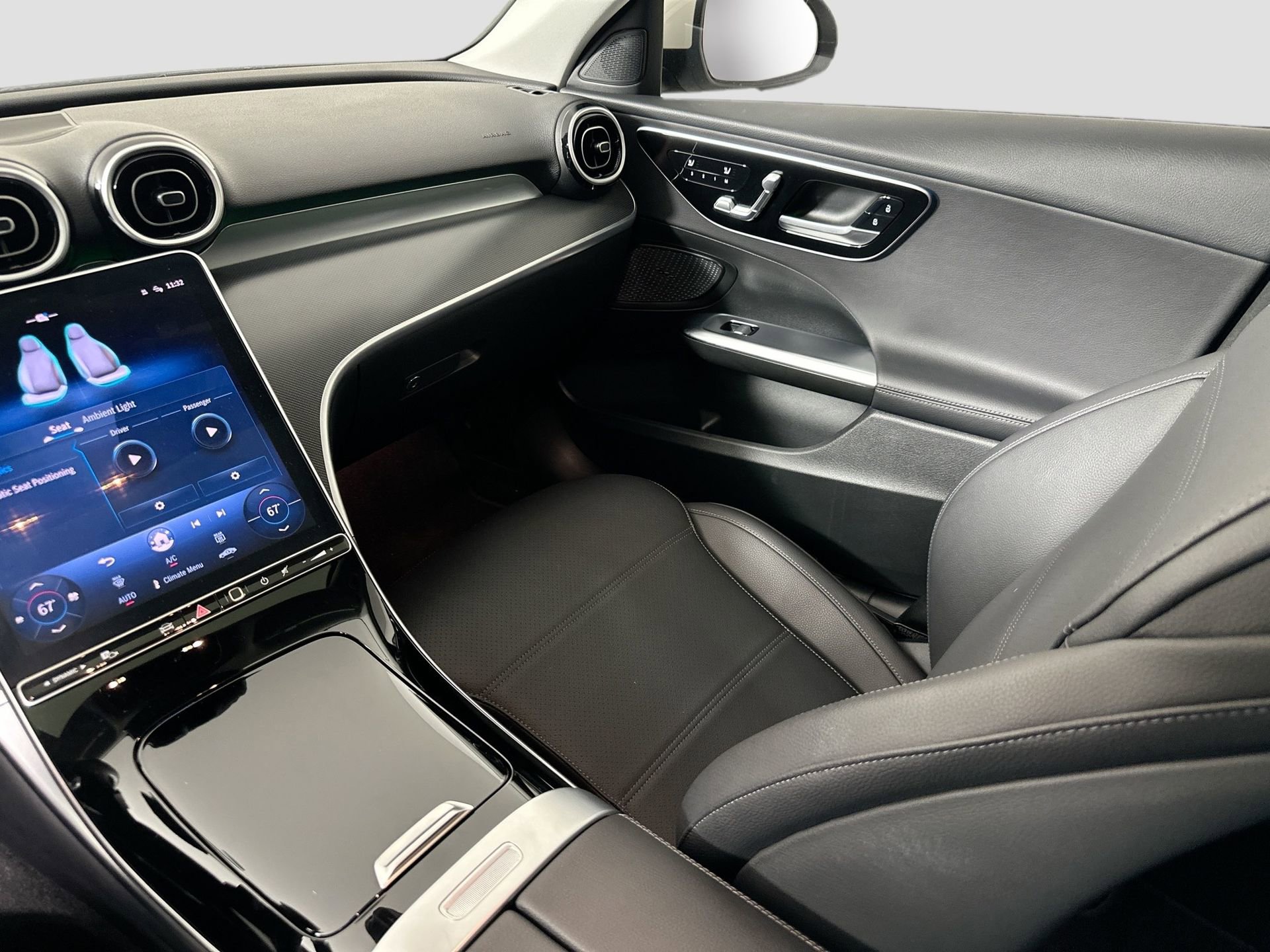 Used 2025 Mercedes-Benz C 300 Sedan image 27