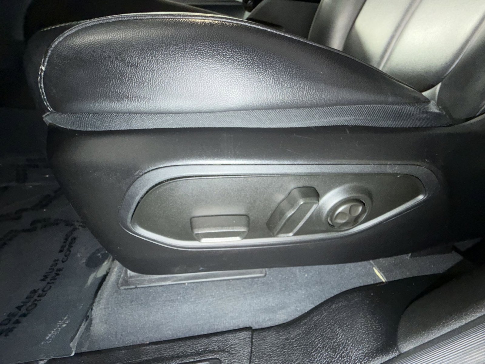 Used 2023 Jeep Grand Cherokee Limited image 14