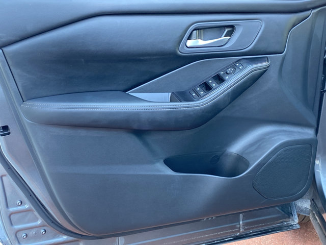 Certified 2026 Nissan Rogue SV AWD/4WD image 11