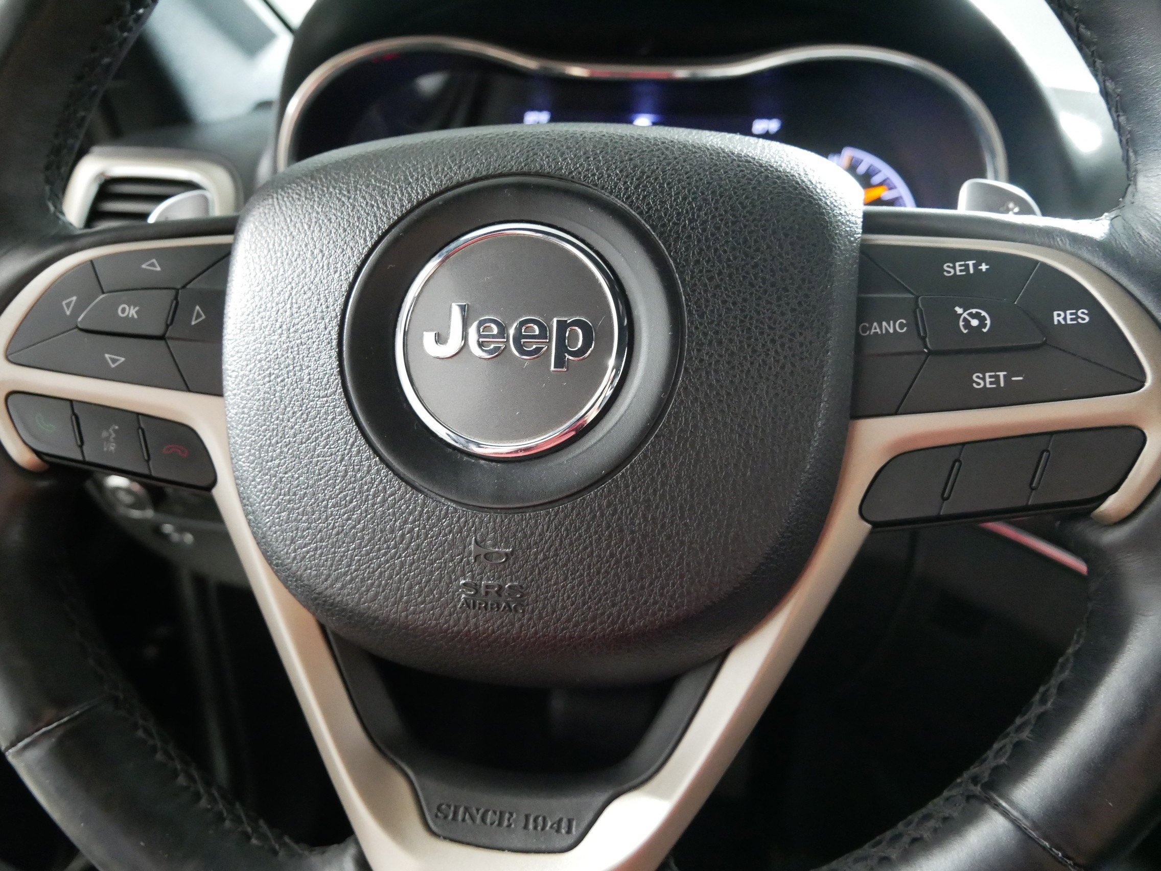 Used 2014 Jeep Grand Cherokee Limited image 25