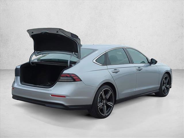 Used 2025 Honda Accord Sport image 2