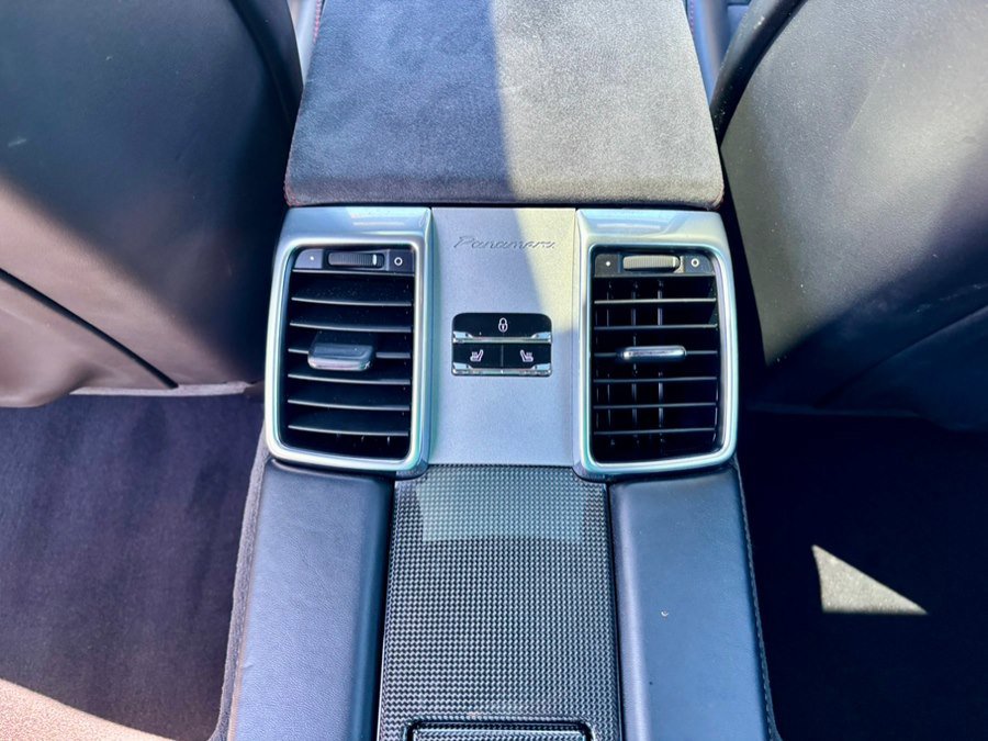 Used 2015 Porsche Panamera GTS AWD/4WD image 30