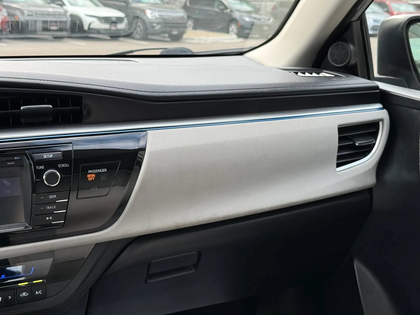 Used 2014 Toyota Corolla LE FWD image 16
