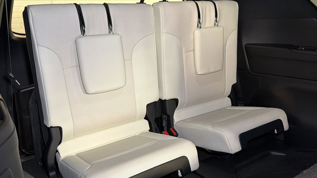 Certified 2024 Lexus LX 600 4WD w/ Appearance Package image 44