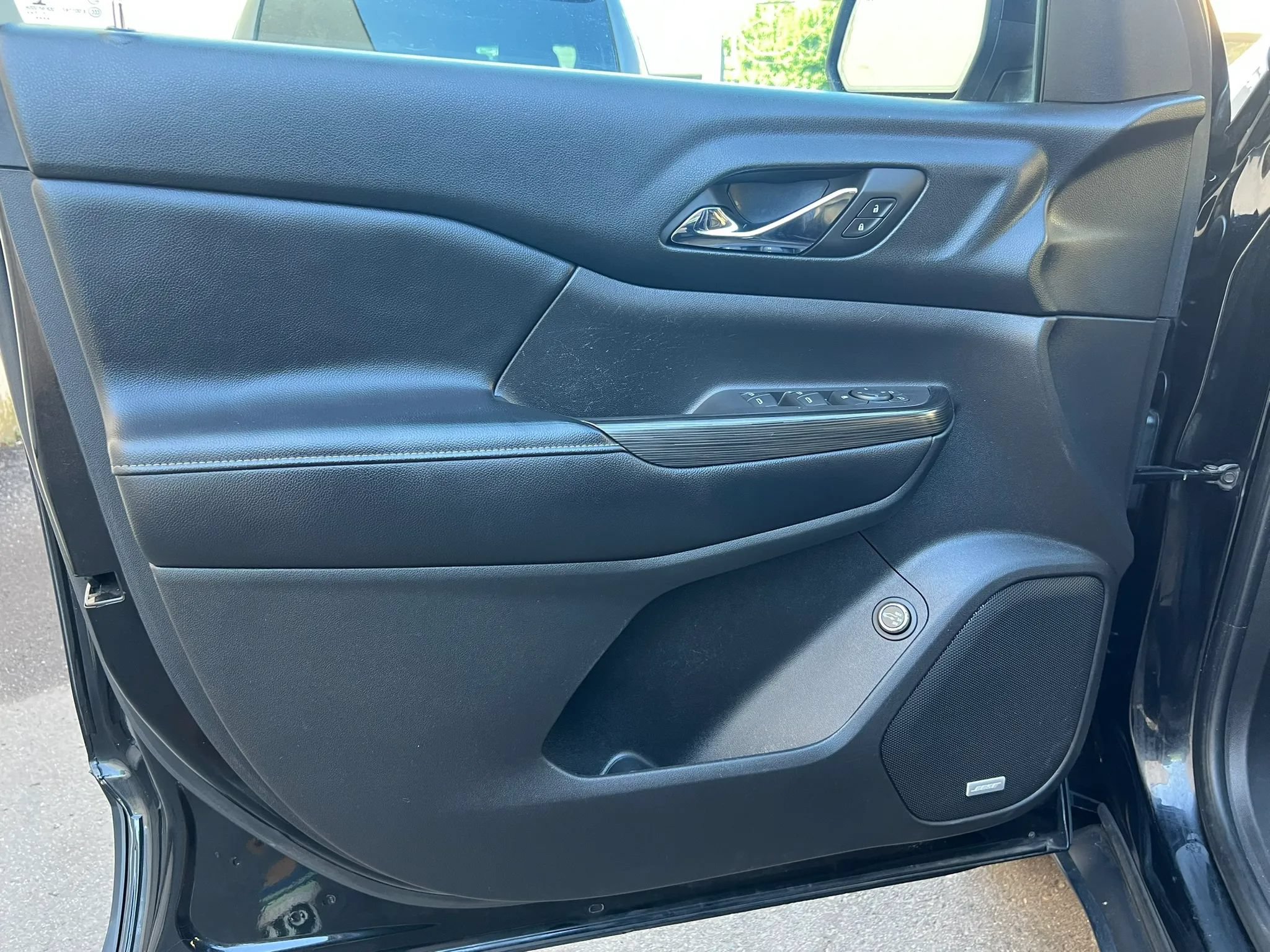 Used 2018 GMC Acadia SLT AWD/4WD image 12