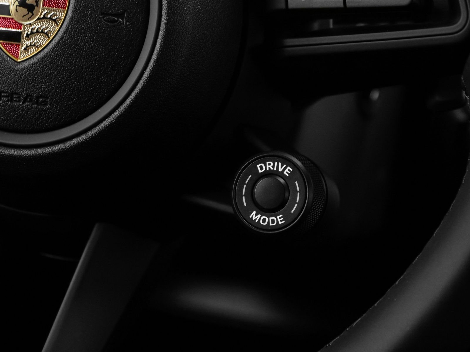 Certified 2024 Porsche Cayenne Coupe image 30