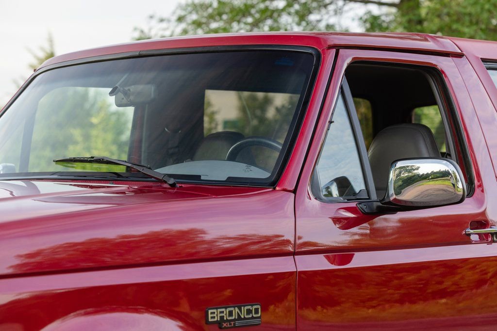 Used 1994 Ford Bronco XLT image 73