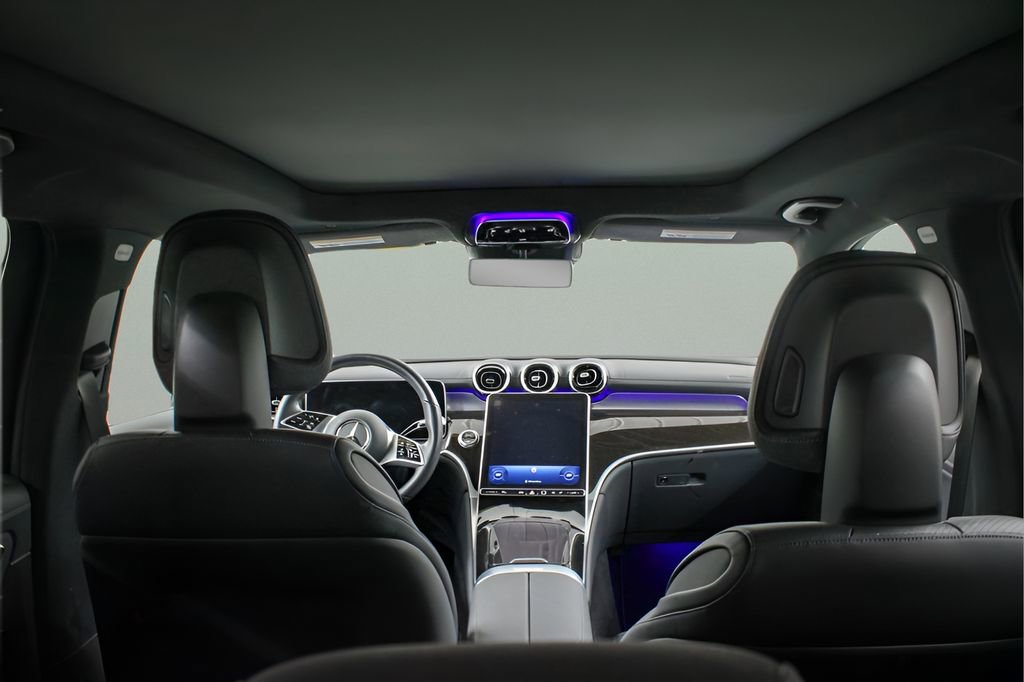 Used 2024 Mercedes-Benz GLC 300 4MATIC image 10