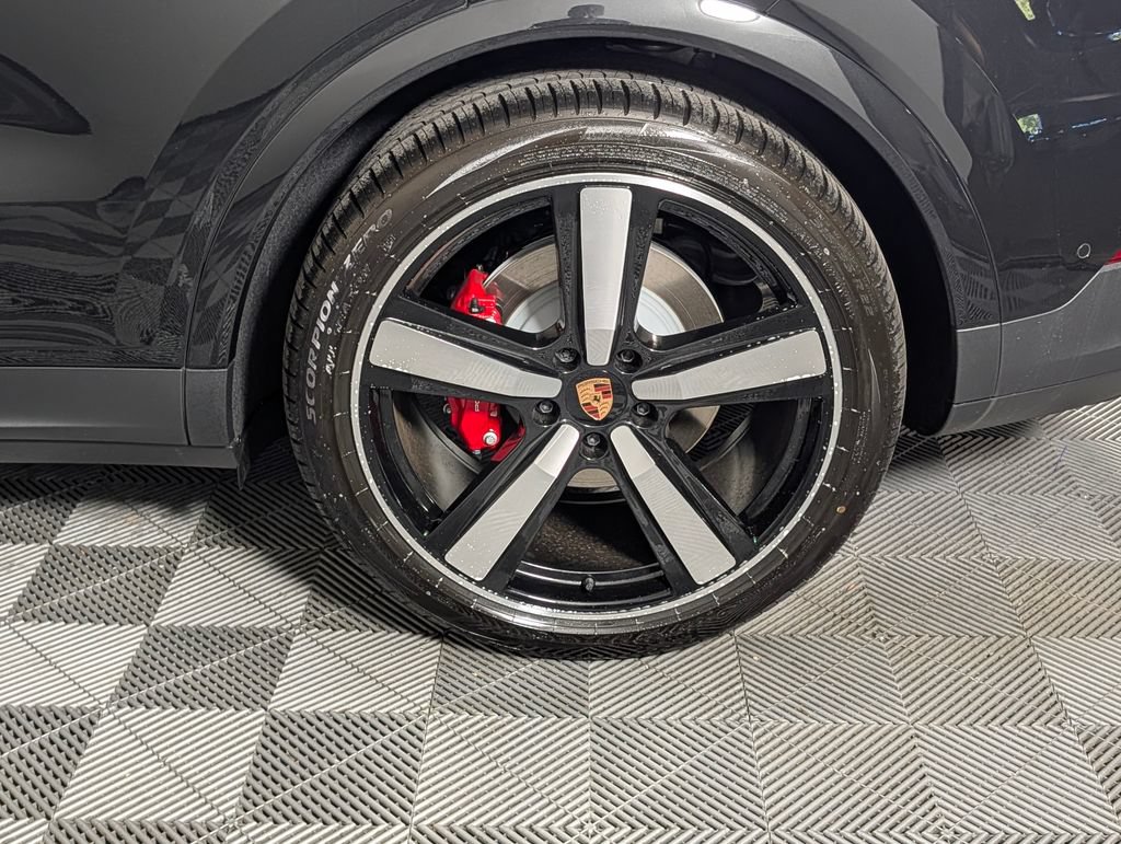 New 2026 Porsche Cayenne S AWD/4WD image 12