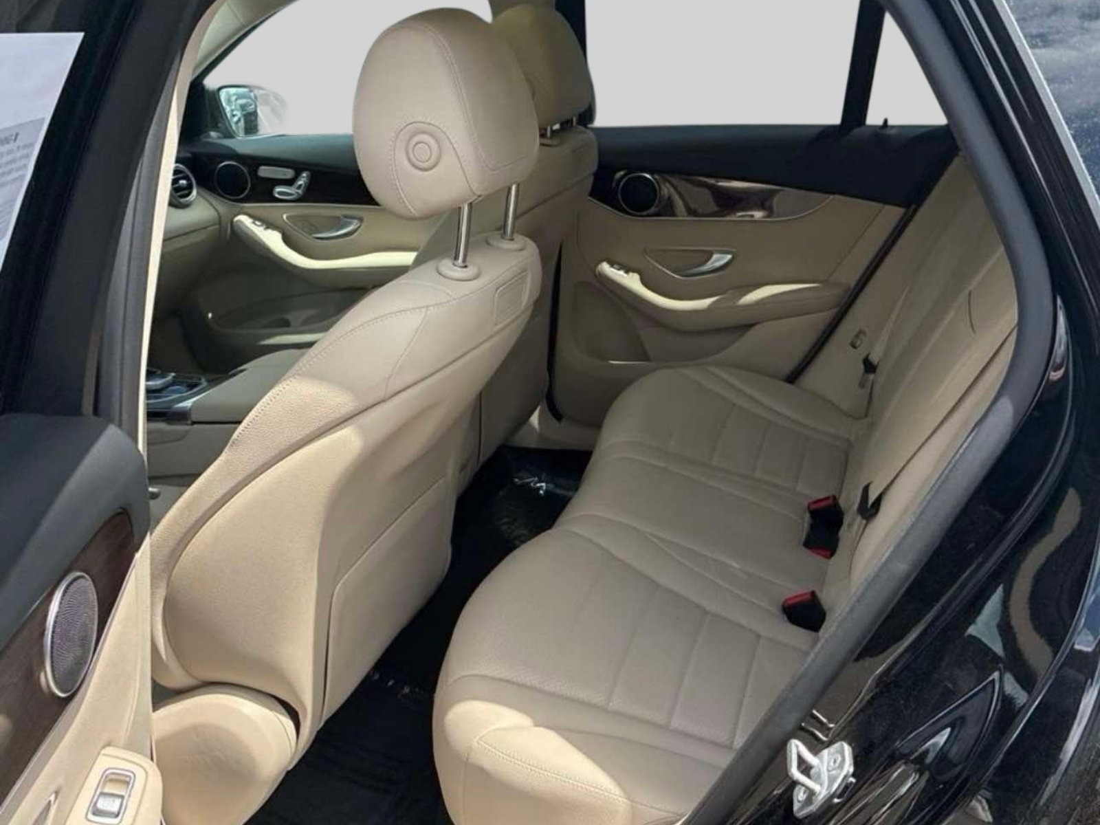 Used 2011 BMW 550i xDrive Sedan AWD/4WD image 2