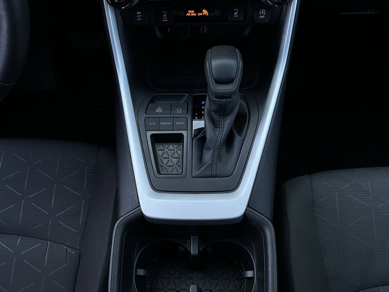 Used 2025 Toyota RAV4 XLE image 15