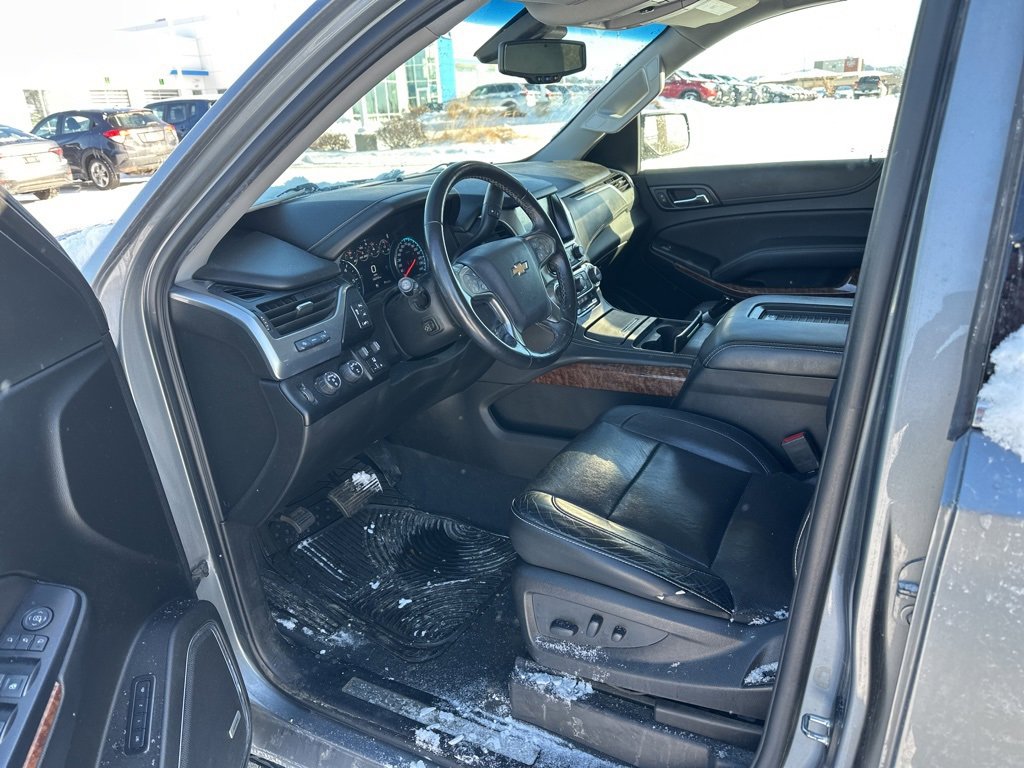 Used 2019 Chevrolet Suburban Premier image 2